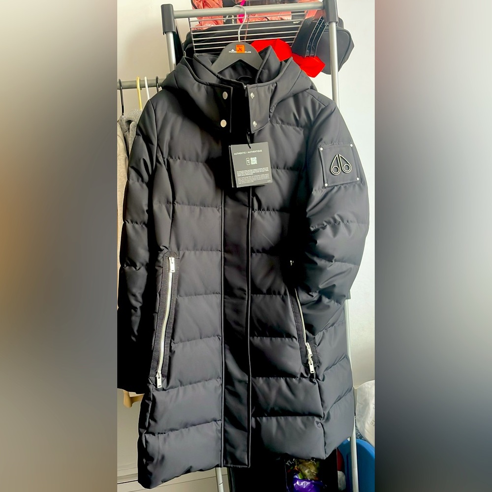 Brand new Authentic moose knuckles coat , woman’s Large